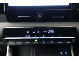 ★エアコンはオートタイプが装着済みです!オートモードにしておけば、車内温度を設定するだけで風の料や吹き出し口の切り替えを機械が行ってくれます!一年中快適な環境を作れますよ♪