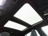 「サンルーフ」で車内に明かりを取り入れ、空気の入れ替えもでき、景色も楽しめドライブをより楽しく快適に☆