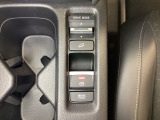 セレクターノブの下に、3つの異なる加速感を楽しめるドライブモードスイッチがついています。一般道、スポーツ走行、エコ走行など、シーンに合わせて最適な加速感を楽しめるドライブモードスイッチです。