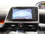 バックガイドモニターで、後方を確認しながら安心して駐車することができます。運転初心者も熟練者も必須の機能ですよ!