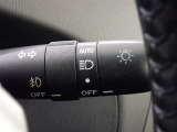 【オートライト】車外の明るさに応じて、自動的にライトの点灯・消灯をしてくれます