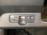 ハンドルの左下にETCがついています。高速道路の料金所の通過も楽々です。 カードの取り出しもしやすい場所についています。