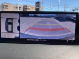 狭い場所での駐車やすれ違いなどでより的確な運転操作に役立つ360&deg;ビューモニターが装備されています。