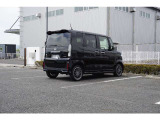 大口なトランクルームです。幅広で荷物の出し入れが簡単になります!