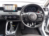 運転席から各種ボタンの操作がしやすいように設計されたデザイン。彼女とのデートでいつもよりスタイリッシュなあなたを演出できます。