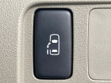 【パワースライドドア】スマートキーや運転席のスイッチでスライドドアの開閉が可能♪電動だから力を入れてドアを開ける必要が無く、小さいお子様でも、重い荷物を持っている時もラクに開け閉めできます♪