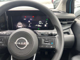 プロパイロット(同一車線運転支援)アクセル・ブレーキ・ステアリング操作をクルマがサポート。高速道路などで、ドライバーの負担を軽減します。