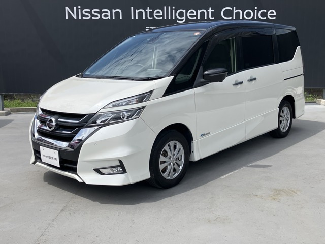 セレナ 2.0 ハイウェイスター セカンドスライドアップシート 4WD 