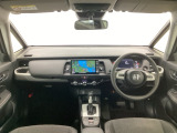 【前方視界】開放的な前方視界!運転がしやすく疲れにくいです♪窓が大きく、見通しがとっても良いおクルマですよ♪