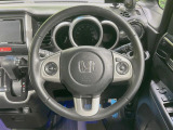 ステアリングも使用感が少なく、きれいな状態となっております♪