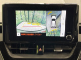 【パノラミックビューモニター】専用のカメラにより、上から見下ろしたような視点で360度クルマの周囲を確認することができます☆死角部分も確認しやすく、狭い場所での切り返しや駐車もスムーズに行えます。
