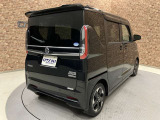 ■充実のアフターサービス■ 車の販売はもちろん、自社整備工場・自社鈑金工場・オイル交換&点検専門店舗を完備しておりますので納車後もお客様のカーライフをトータルでサポートいたします。
