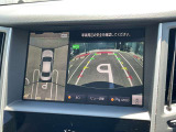 まるで真上から見ているような、視認性の良いアラウンドビューモニターです。駐車が苦手な方でもこれでらくらく駐車できますよ。