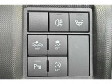 サポカーは、高齢運転者を含めたすべてのドライバーによる交通事故の発生防止・被害軽減対策の一環として、国が推奨する新しい自動車安全コンセプトです。詳しくは販売店スタッフまでおたずねください。