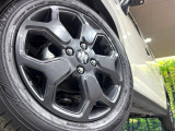 【純正15インチアルミホイール】外観にマッチした純正アルミホイールを装着しております。各種社外アルミホイールや、スタッドレスタイヤも取扱いしております。是非ご相談ください♪