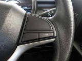ステアリングスイッチは手元で操作しますので便利です、安全性も高いですね!