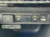 運転席・助手席にはシートヒーターが付いております!寒い冬でも快適にドライブできますね♪(^▽^)