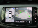 多彩なナビ機能に加えて、アラウンドビューモニターの画像も大画面に映し出されます。周囲の状況をもっと確認しやすくなり、駐車が楽に安心して行えます。