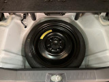 最近の新車はスペアタイヤを装備していない車が増えていますがこのタントはスペアタイヤを装備していますよ★