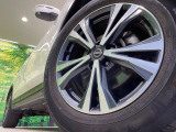 【純正18インチアルミホイール】外観にマッチした純正アルミホイールを装着しております。各種社外アルミホイールや、スタッドレスタイヤも取扱いしております。是非ご相談ください♪