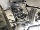 お車を安心してお乗りいただく為には、足回りの定期点検が欠かせません。サービスサポート(有償保証)では無料点検もご提供しており、安心のカーライフをお過ごしいただけるサポート体制が整っています。