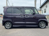 人気の軽自動車N-BOXカスタム入荷しました!室内ひろびろ・走りもキビキビ・燃費も良いからお財布にやさしい。ホンダN-BOXを選んで下さい!