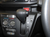インパネシフトのオートマチックトランスミッションです。
