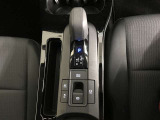 電動パーキングブレーキを搭載。スイッチ操作でパーキングブレーキを作動・解除することが可能ですので、操作の力が不要ですよ♪