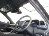 見通しのよいすっきりとした視界で、誰でも運転しやすいです。運転のしやすさは疲れにくさにも繋がりますよ♪