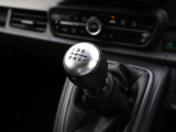 6速MTのお車です♪直感的な操作を楽しむことができます!