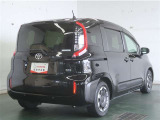 沢山乗れるのがこの車の魅力!2台で移動しないと・・・なんて時もこの車なら1台で!大活躍です♪