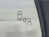 車線変更時の後方確認をアシストしてくれるブラインドスポットモニター!ドアミラーの死角を検知してくれるから車線変更もスムーズです。