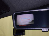 バックモニター内蔵自動防眩インナーミラー搭載☆大きい車体でも、後方の様子をしっかり確認することができます。