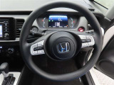 ぜひ展示車の運転席に座ってみてください。