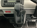 オートマチックシフトレバーは、手になじみ操作しやすい形状で安全運転にもつながります♪