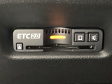 ハンドルの左下にETC2.0がついています。高速道路の料金所の通過も楽々です。 カードの取り出しもしやすい場所についています。