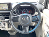 インテリアに合わせたデザインのステアリングは、運転される方のことも考え、運転しやすい形状、大きさです。是非一度、実際に触ってお確かめください。