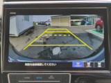 ガイドライン付きバックカメラを装備しているので、慣れない場所での車庫入れも安心です。