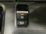 パーキングブレーキはスマートな電子制御式と合わせて渋滞時等にブレーキペダルから足を離しても停車状態を保持してくれるオートブレーキホールド機能で運転が楽になります。スタートはアクセルペダルを踏むだけ