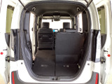 様々なパターンにアレンジができるラゲッジスペース♪お荷物の大きさや量・状況に合わせてアレンジできますので、とっても使い勝手良好ですよ♪タップリ積んで、楽しいお出かけを♪