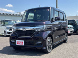 当店は常時100台の在庫を展示しており、県内随一規模のハイブリッドカー専門店です。