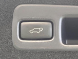 【パワーバックドア】スマートキーや運転席のボタンを押すだけでリアゲートが自動で開閉します!荷物を持っている時や、高い位置にあるバックドアを閉める際に便利な機能です♪