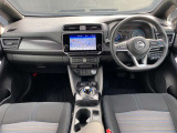 リーフの運転席周りの画像です。