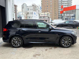 また、BMW正規認定中古車は、エマージェンシーサービスが自動付帯。24時間365日、皆様のカーライフをサポート致します。確かな安心のうえで、「駆けぬける歓び」をご堪能ください。