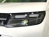 【LEDヘッドライト】悪天候や夜間走行時も良好な視界を確保し安心して運転できる高輝度LEDヘッドライトを装備!点灯速度が早く、消費電力も抑えられています。