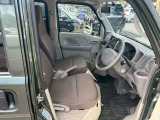座り心地が良いシートなので長時間の運転でも快適にお過ごしいただけます。