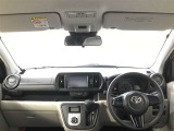 見通しのよいすっきりとした視界で、誰でも運転しやすいです。運転のしやすさは疲れにくさにも繋がりますよ♪