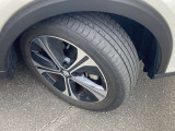 純正アルミ付き!タイヤの溝はまだありますが、実車確認の際にご確認くださいませ。ご希望あればタイヤの交換も承っております。