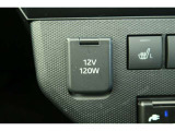 【アクセサリーソケット】12Vのカー用品等の電源供給が可能です。