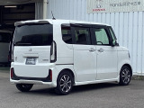 バックカメラが付いているのでバックでの車庫入れも安心です。